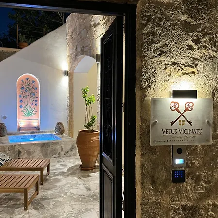 Vetus Vicinato Luxury Homes Apartment *